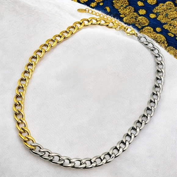 ๐๏ธTwo-Tone Trendy Cuban Link Choker Necklace | 18K Goldโ Plated Stainless Steel - Picture 10 of 16